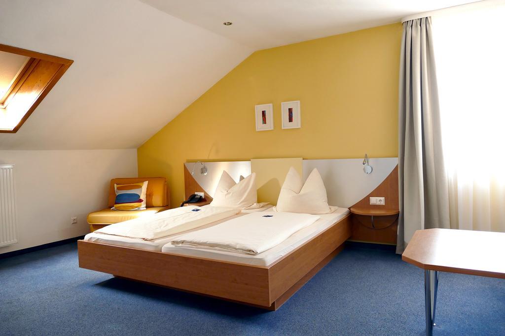 Hasi'S Hotel Grafing Esterno foto