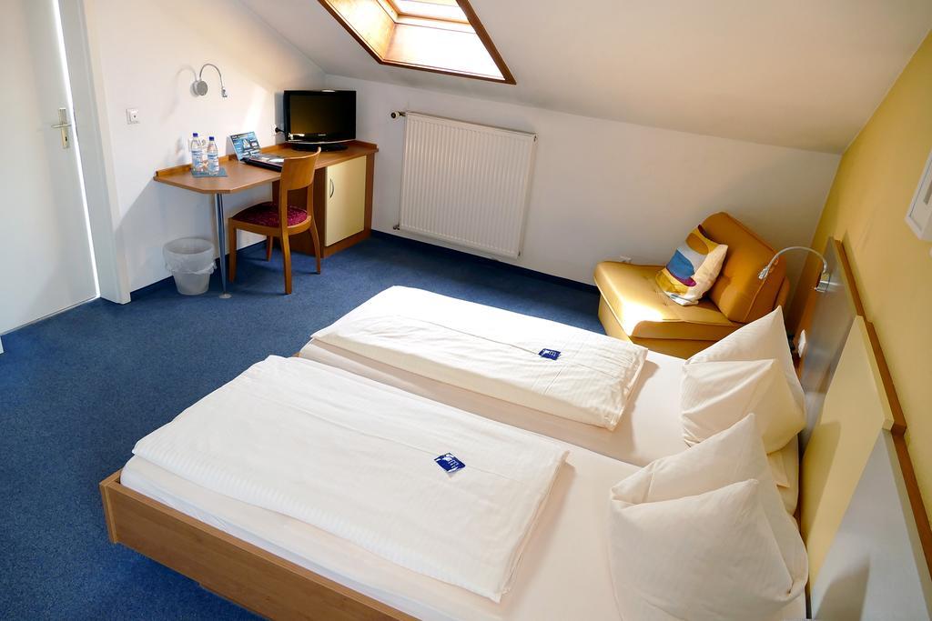 Hasi'S Hotel Grafing Esterno foto